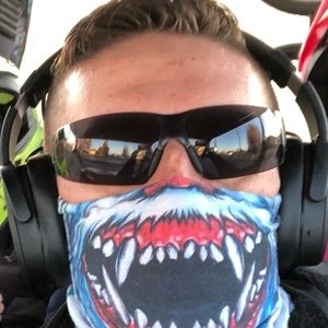 Meet your Posher, Derek